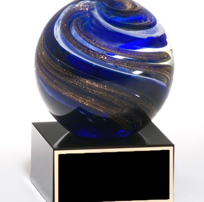 2123 Globe Art Glass Award Free Engraving